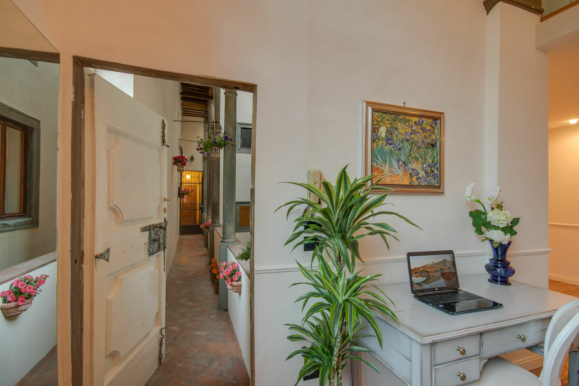 Hotel Residenza D'Epoca Borgo Albizi Florencja Zewnętrze zdjęcie